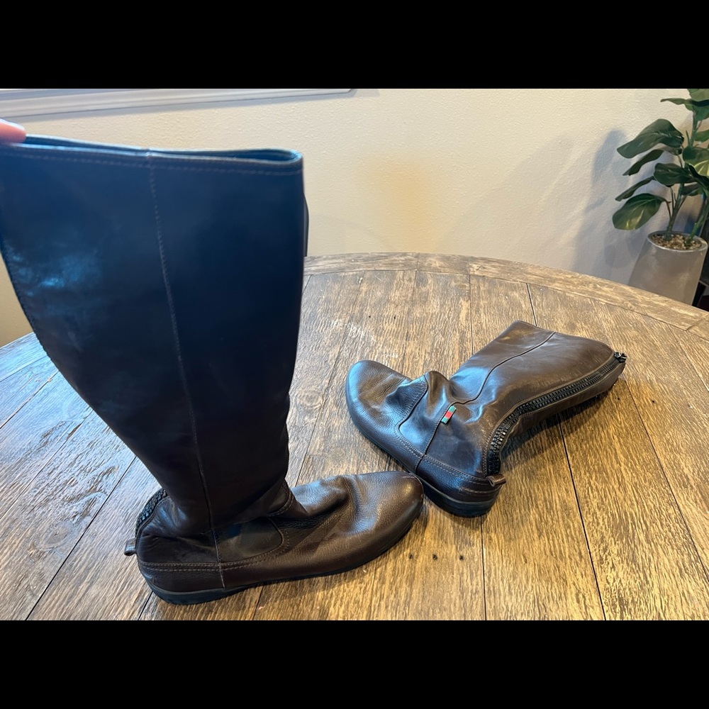 Still in good condition Gucci boots. - Picture 4 of 4